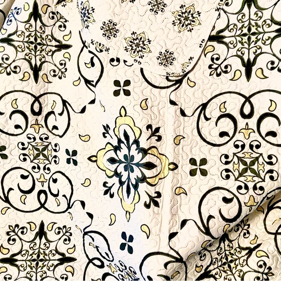 🌼 Colette Reversible Quilt Set, Very Lightweight,  White Gray Yellow, size King - Picture 5 of 8